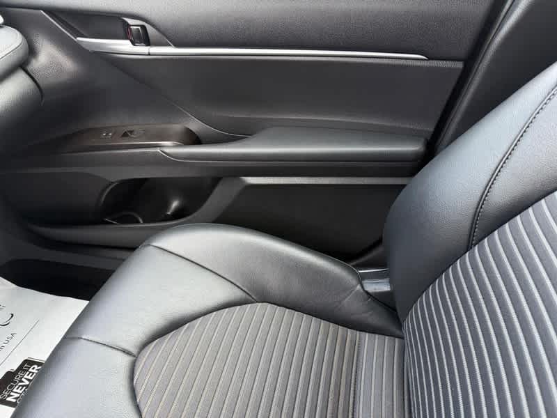 2024 Toyota Camry SE Auto