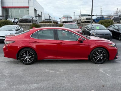 2024 Toyota Camry SE Auto