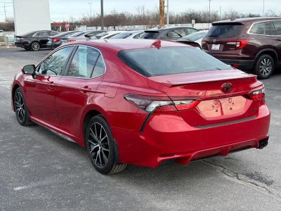 2024 Toyota Camry SE Auto