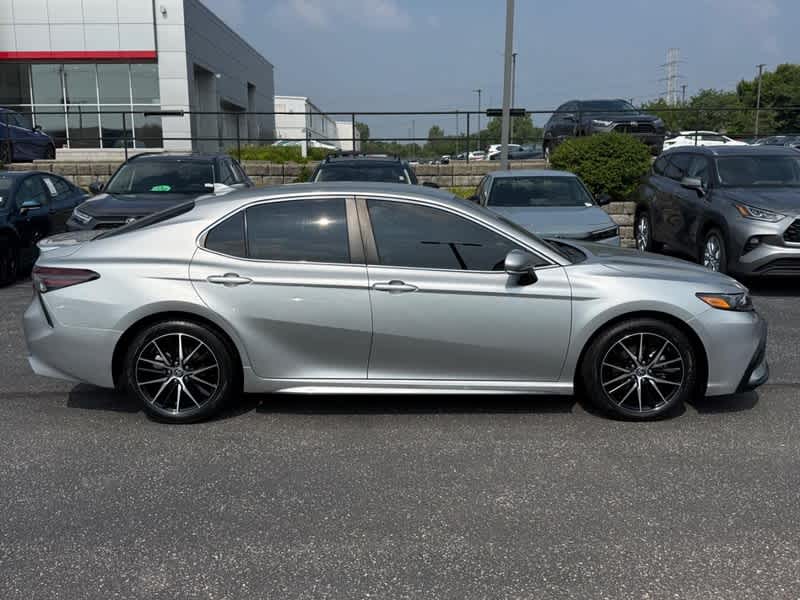 2024 Toyota Camry SE Auto