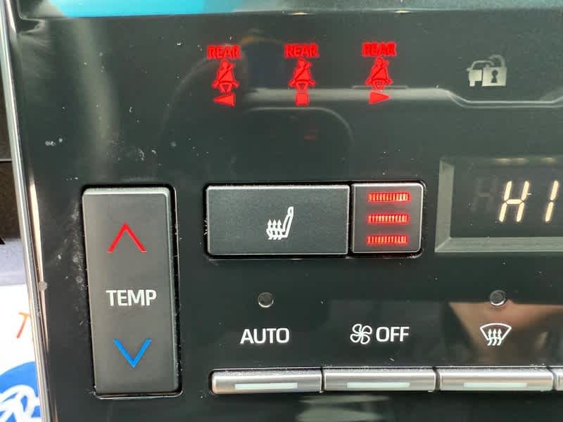 2021 Toyota Avalon Hybrid XLE FWD