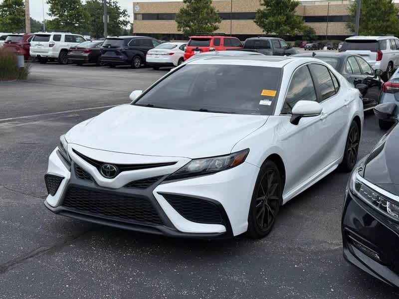 2022 Toyota Camry SE Auto