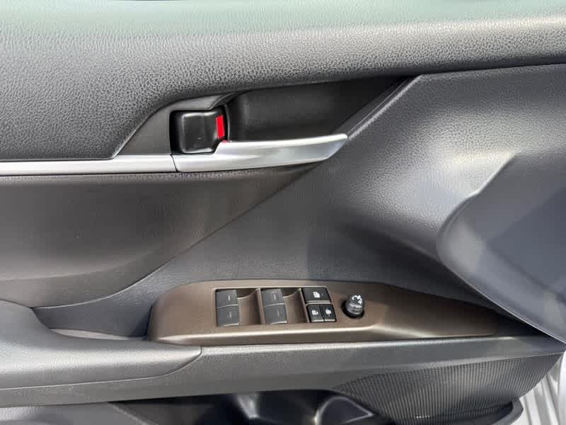 2023 Toyota Camry SE Auto