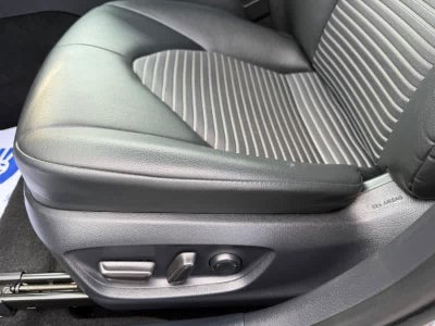2023 Toyota Camry SE Auto
