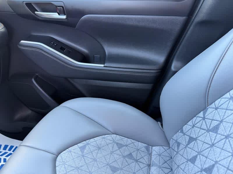 2023 Toyota Highlander Hybrid Bronze Edition AWD