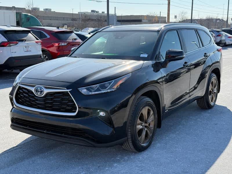 2023 Toyota Highlander Hybrid Bronze Edition AWD