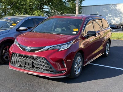 2021 Toyota Sienna XSE AWD 7-Passenger
