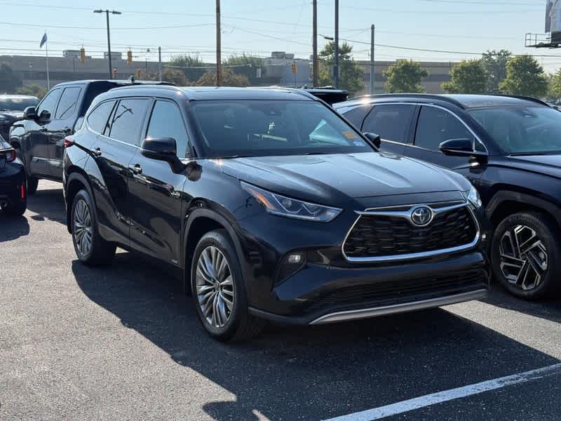 2022 Toyota Highlander Hybrid Platinum AWD