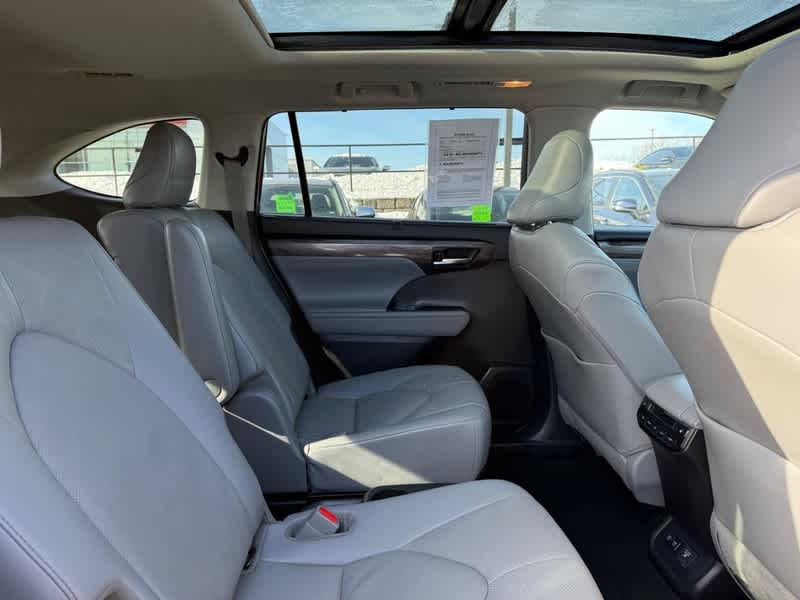 2021 Toyota Highlander Hybrid Platinum AWD