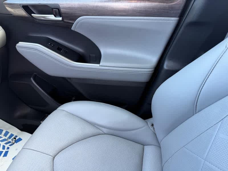 2021 Toyota Highlander Hybrid Platinum AWD