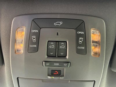 2023 Toyota Sienna Platinum FWD 7-Passenger