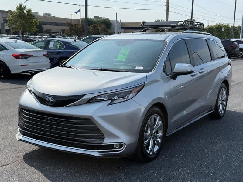 2023 Toyota Sienna Platinum FWD 7-Passenger