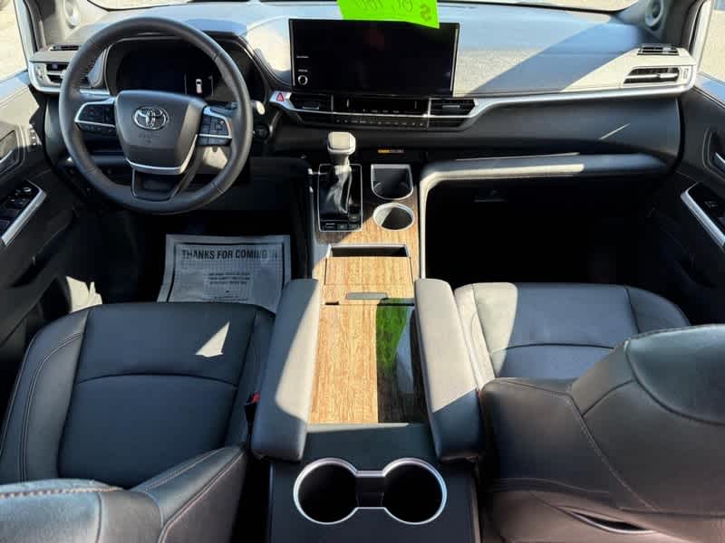 2025 Toyota Sienna Platinum AWD 7-Passenger