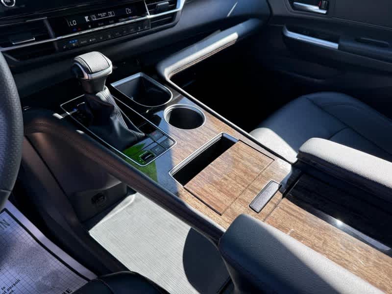 2025 Toyota Sienna Platinum AWD 7-Passenger