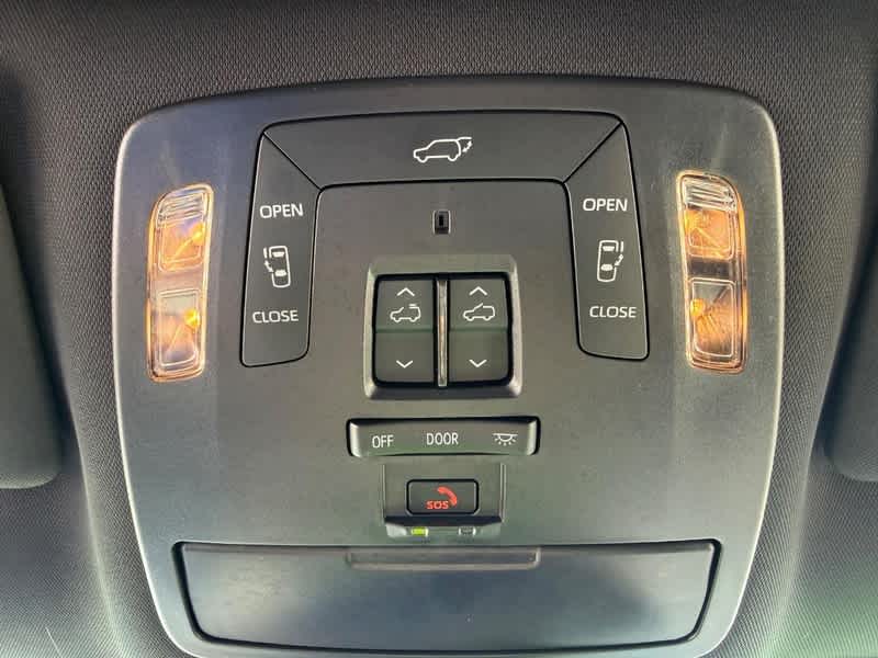 2025 Toyota Sienna Platinum AWD 7-Passenger