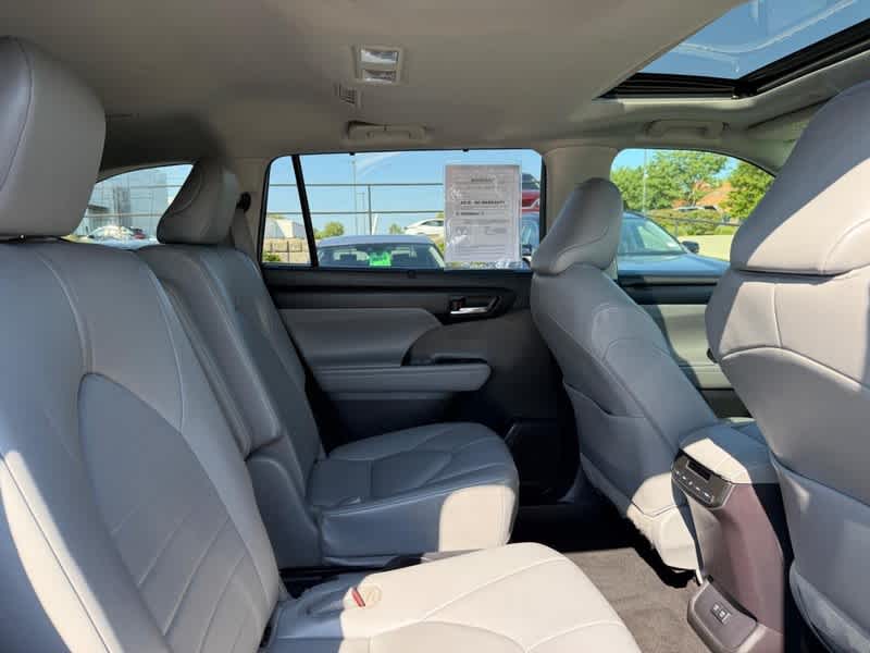 2021 Toyota Highlander Hybrid XLE FWD