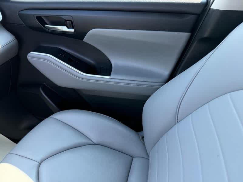2021 Toyota Highlander Hybrid XLE FWD