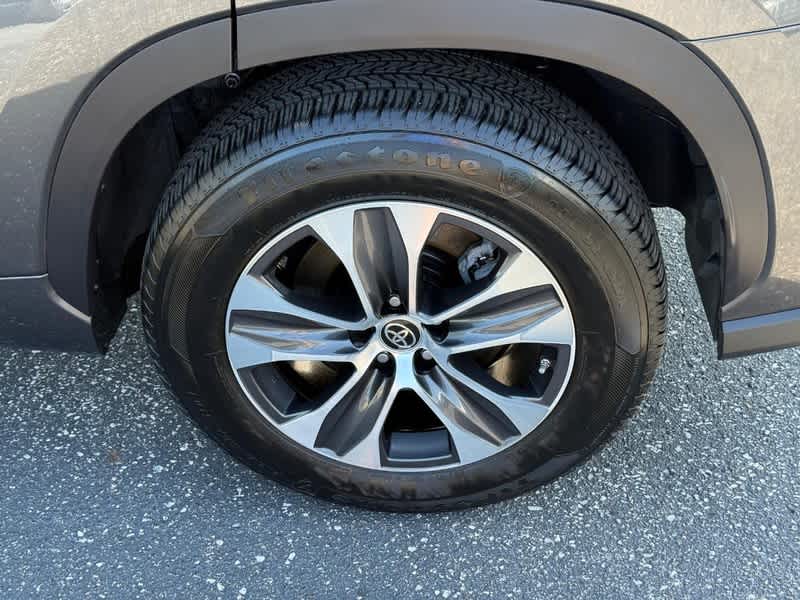 2021 Toyota Highlander Hybrid XLE FWD