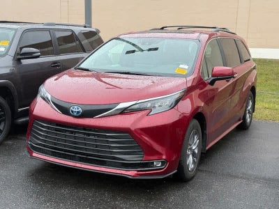 2025 Toyota Sienna XLE AWD 7-Passenger