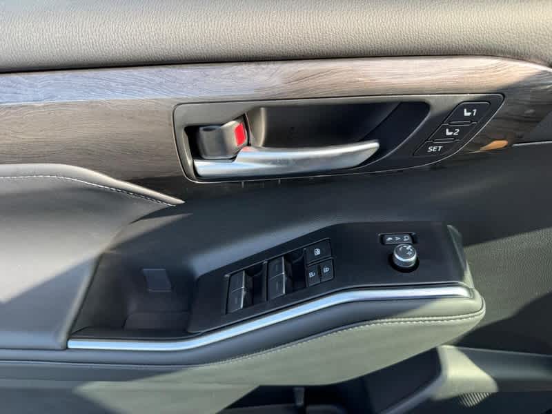 2026 Toyota Highlander Limited AWD