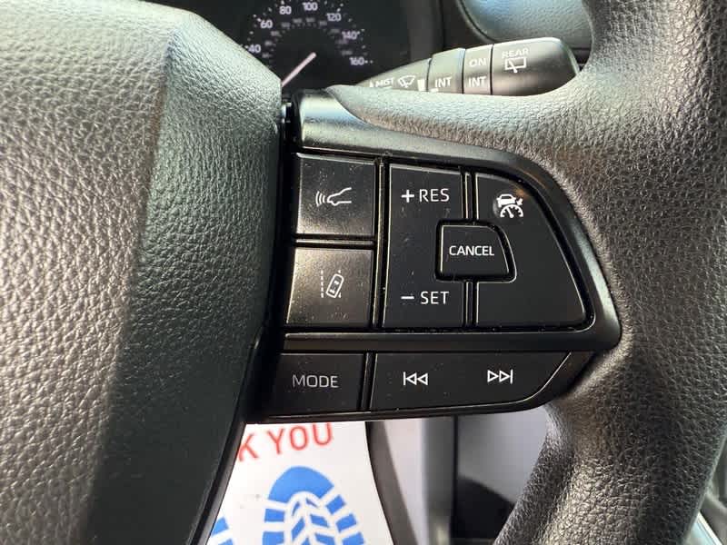 2025 Toyota Sienna LE FWD 8-Passenger