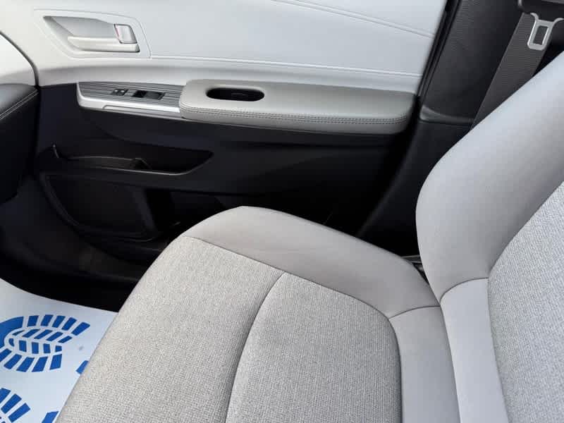 2025 Toyota Sienna LE FWD 8-Passenger