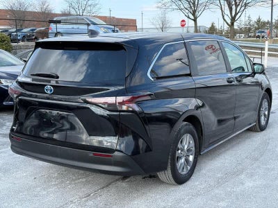 2025 Toyota Sienna LE FWD 8-Passenger