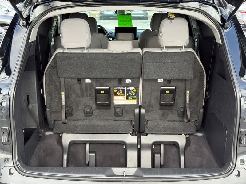 2025 Toyota Sienna LE FWD 8-Passenger