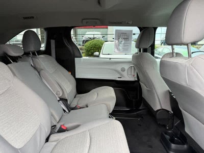 2025 Toyota Sienna LE FWD 8-Passenger