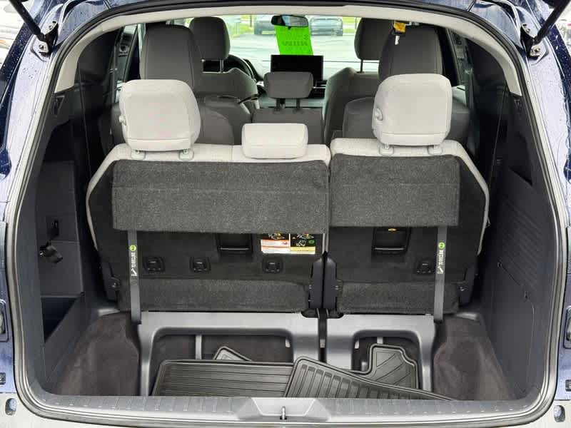 2025 Toyota Sienna LE FWD 8-Passenger