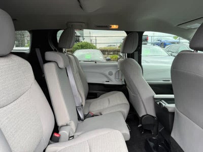 2025 Toyota Sienna LE FWD 8-Passenger
