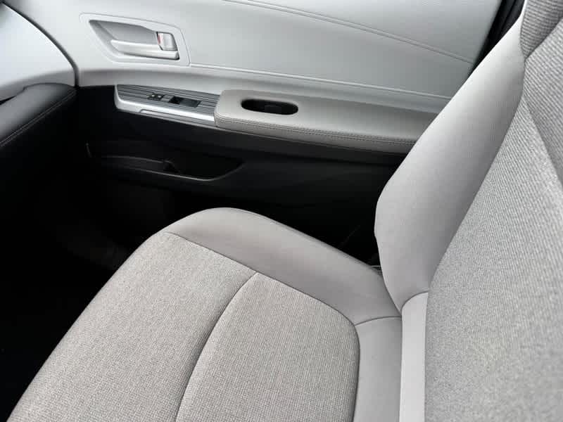 2025 Toyota Sienna LE FWD 8-Passenger