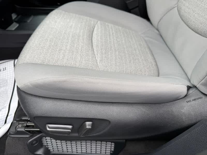 2025 Toyota Sienna LE FWD 8-Passenger