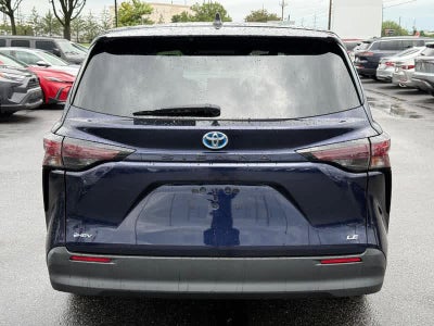 2025 Toyota Sienna LE FWD 8-Passenger