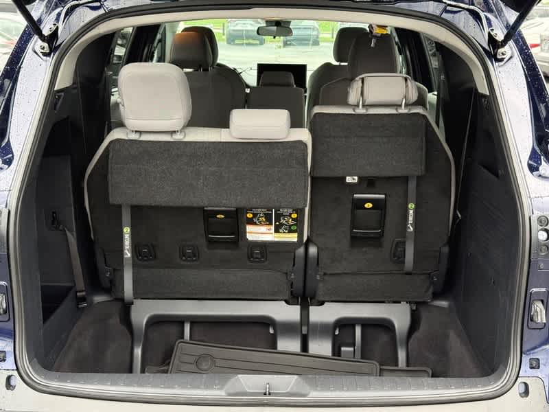 2025 Toyota Sienna LE FWD 8-Passenger