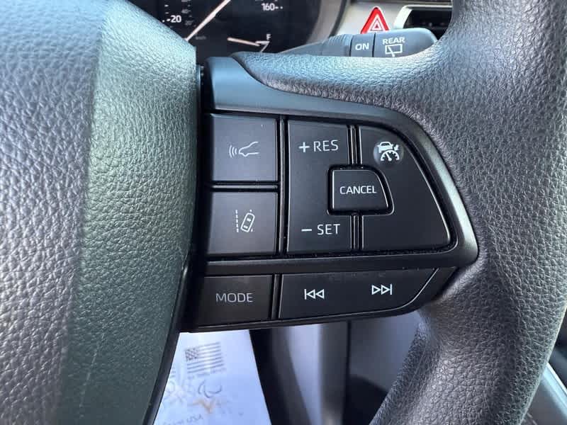 2025 Toyota Sienna LE FWD 8-Passenger