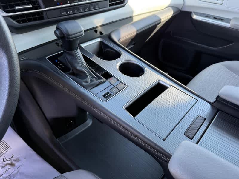 2025 Toyota Sienna LE FWD 8-Passenger