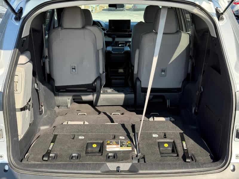 2025 Toyota Sienna LE FWD 8-Passenger