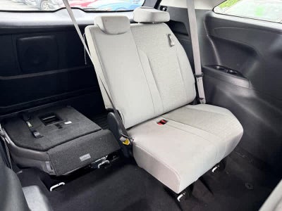 2025 Toyota Sienna LE FWD 8-Passenger