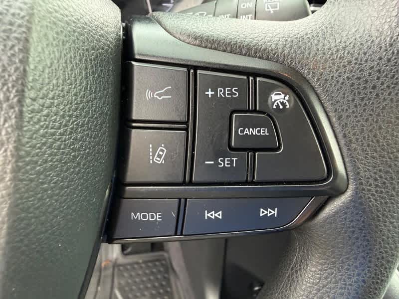 2025 Toyota Sienna LE FWD 8-Passenger