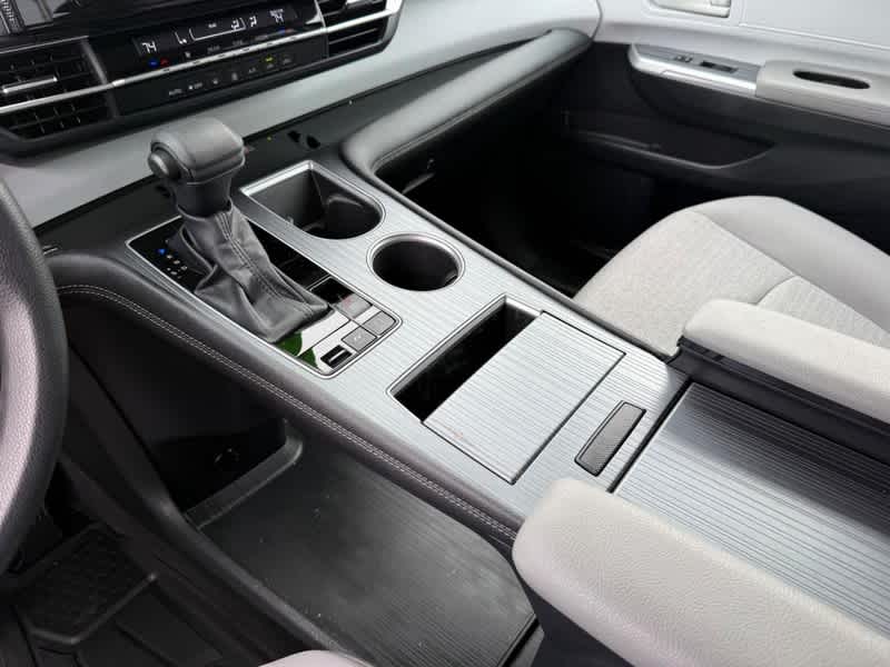 2025 Toyota Sienna LE FWD 8-Passenger