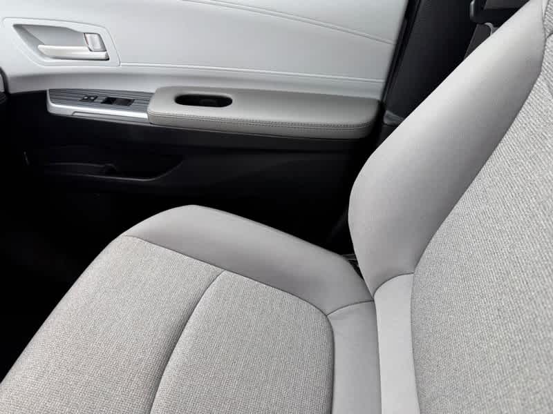 2025 Toyota Sienna LE FWD 8-Passenger