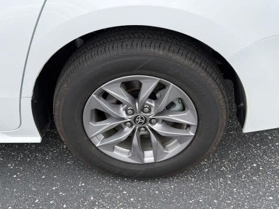 2025 Toyota Sienna LE FWD 8-Passenger
