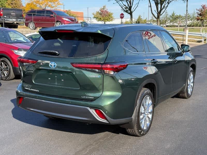 2023 Toyota Highlander Hybrid Limited AWD