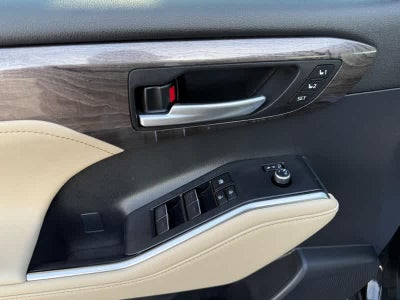 2023 Toyota Highlander Hybrid Limited AWD