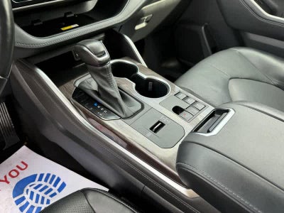 2023 Toyota Highlander Hybrid Limited AWD