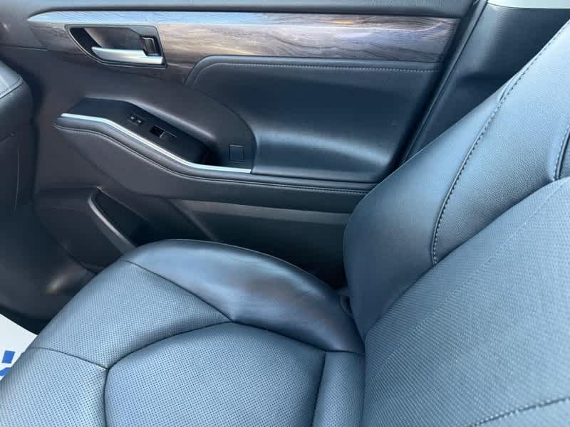 2024 Toyota Highlander Hybrid Limited AWD