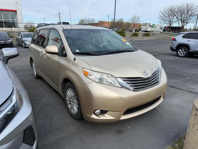 2014 Toyota Sienna 5dr 8-Pass Van V6 XLE FWD