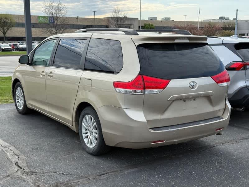 2014 Toyota Sienna 5dr 8-Pass Van V6 XLE FWD