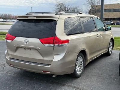 2014 Toyota Sienna 5dr 8-Pass Van V6 XLE FWD